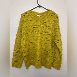 Moon River Women’s Knitted Textured Round Neck Long Sleeve Yellow Sweater Size M